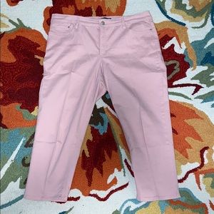 Light pink stretch capris by Bandolino